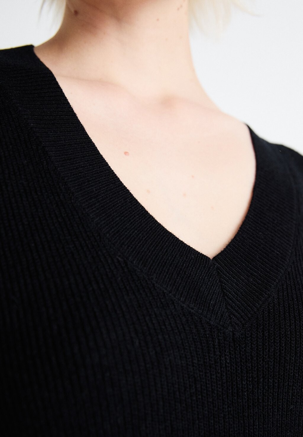 Платье-джемпер ONLKATIA VNECK DRESS ONLY, черный
Платье-джемпер ONLKATIA VNECK DRESS ONLY, черный