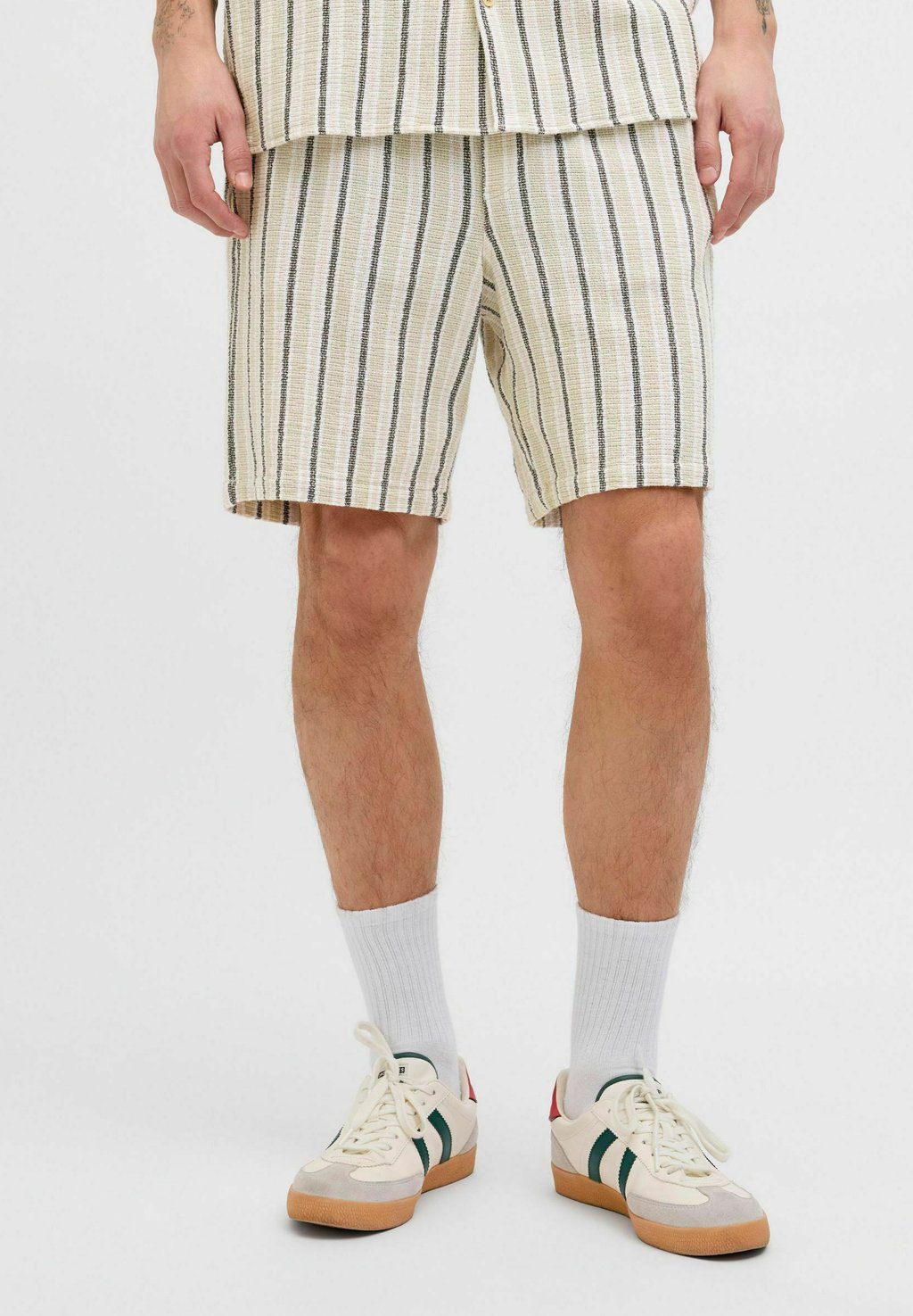 Шорты JPSTJAIDEN COBA STRIPE Jack & Jones, серый 
Шорты JPSTJAIDEN COBA STRIPE Jack & Jones, серый