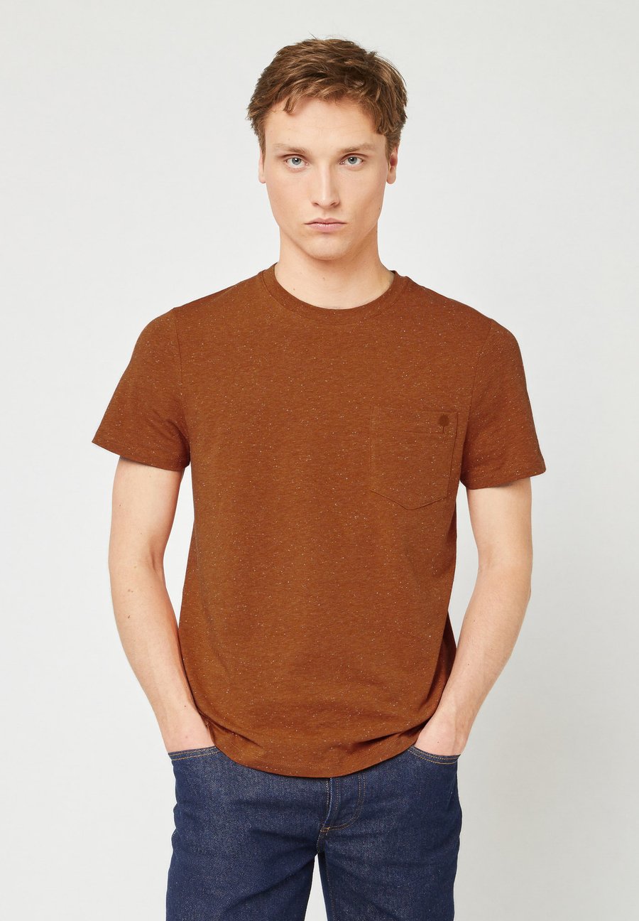 Футболка Faguo OLONNE, Marron/Burnt Orange Denim, Оранжевый, Футболка Faguo OLONNE, Marron/Burnt Orange Denim
Футболка Faguo OLONNE, Marron/Burnt Orange Denim, Оранжевый, Футболка Faguo OLONNE, Marron/Burnt Orange Denim