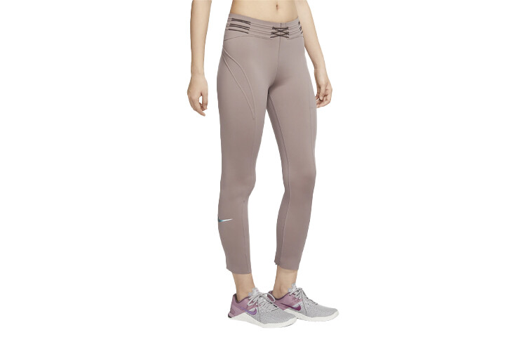 Спортивные брюки женские коричнево-серые Nike
Спортивные брюки женские коричнево-серые Nike