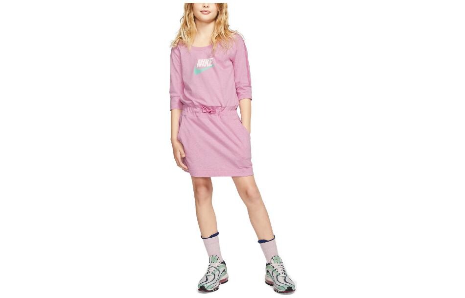 Детское платье Nike, розовый
Детское платье Nike, розовый
