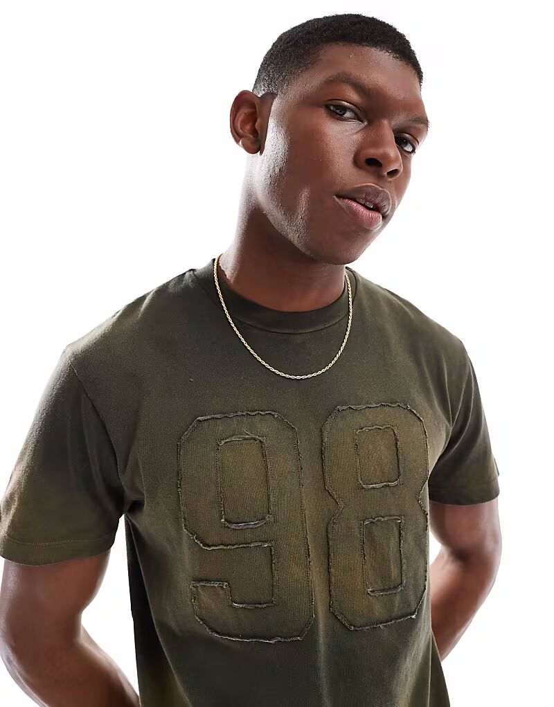 Футболка свободного кроя ASOS DESIGN из плотной ткани плотностью 220 г/м² зеленого цвета с аппликацией в виде номера
Футболка свободного кроя ASOS DESIGN из плотной ткани плотностью 220 г/м² зеленого цвета с аппликацией в виде номера