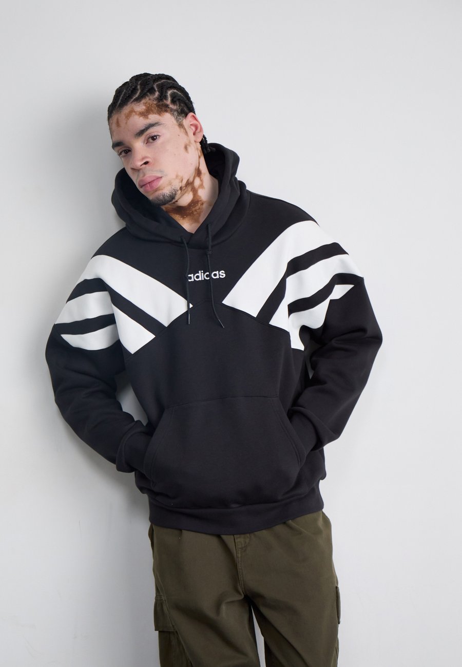 Толстовка Adidas Originals Sweatshirt, Black
Толстовка Adidas Originals Sweatshirt, Black