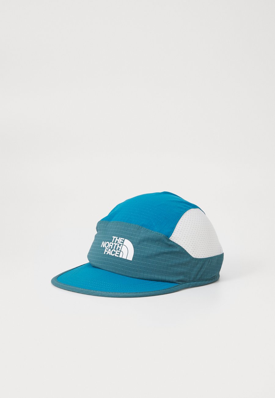 Бейсболка The North Face SUMMER RUN HAT UNISEX, Dusk Blue Space/Blue
Бейсболка The North Face SUMMER RUN HAT UNISEX, Dusk Blue Space/Blue