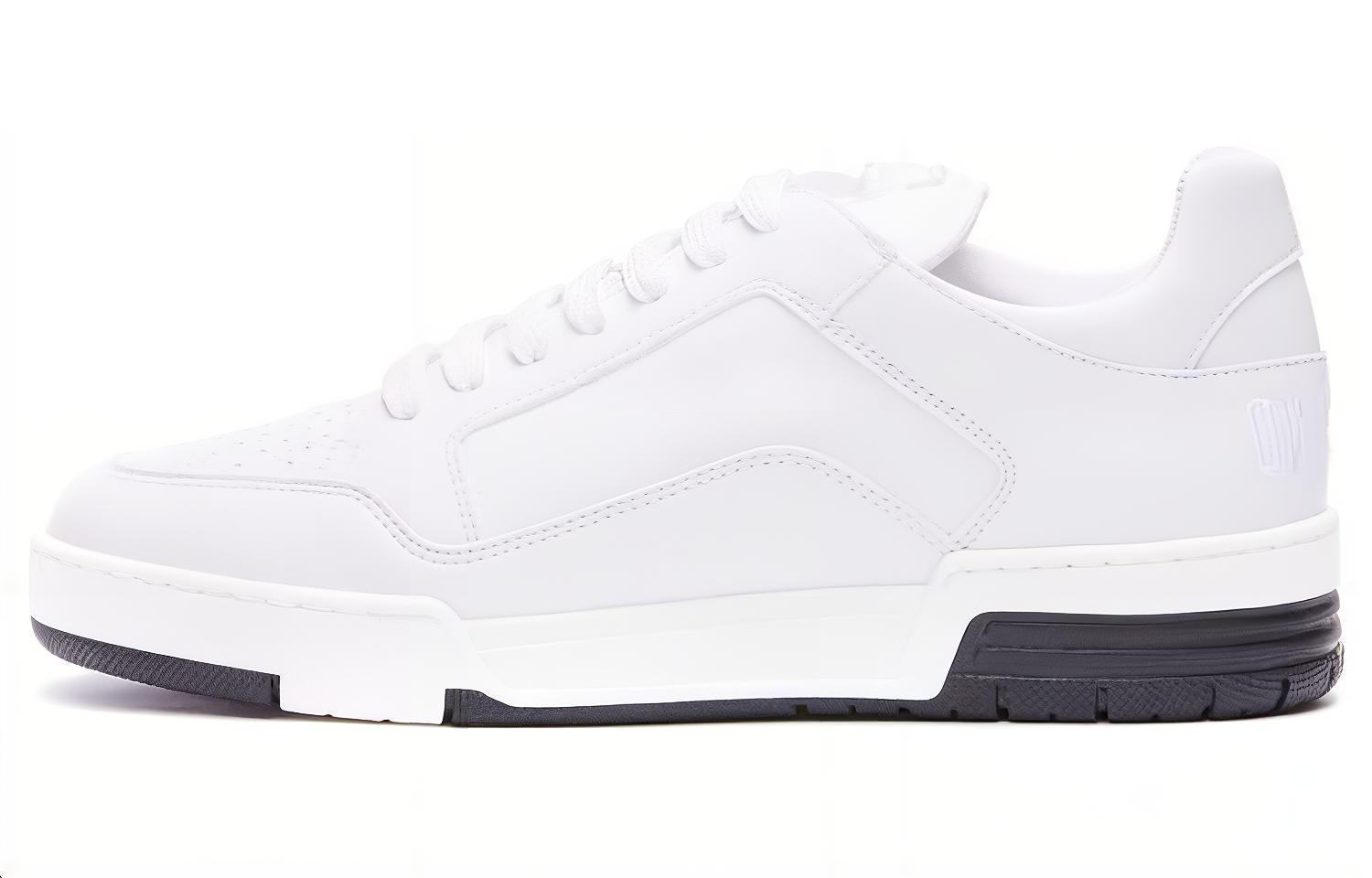 Кожаные кроссовки на шнуровке MOSCHINO, Original Shoe Box Included
Кожаные кроссовки на шнуровке MOSCHINO, Original Shoe Box Included