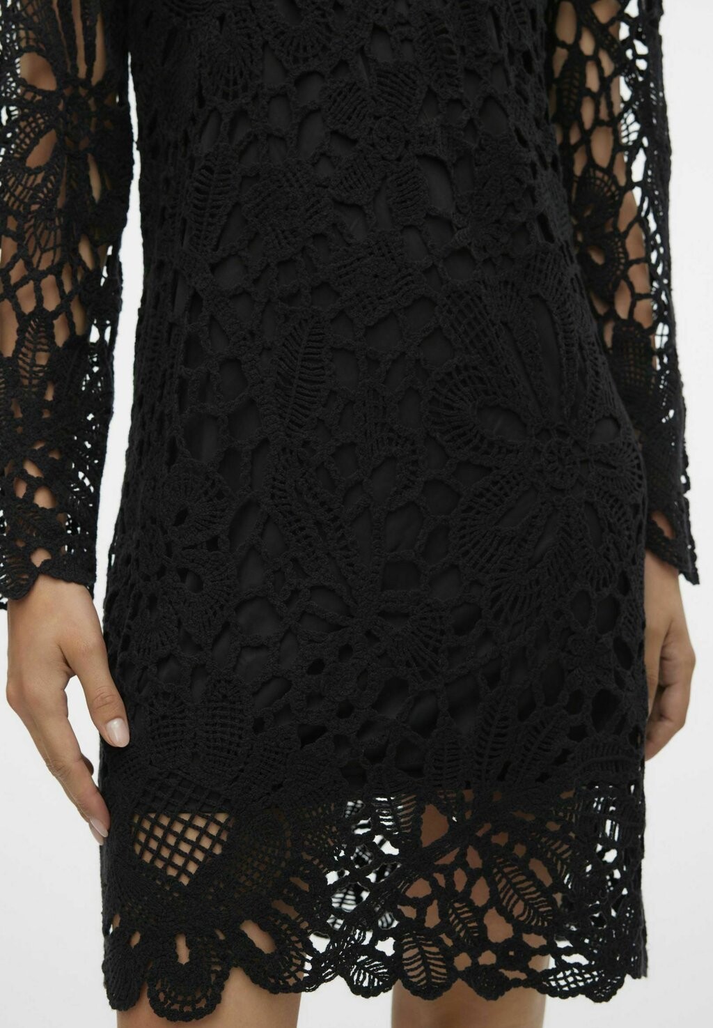 Дневное платье VMGLOSS Vero Moda, черный
Дневное платье VMGLOSS Vero Moda, черный