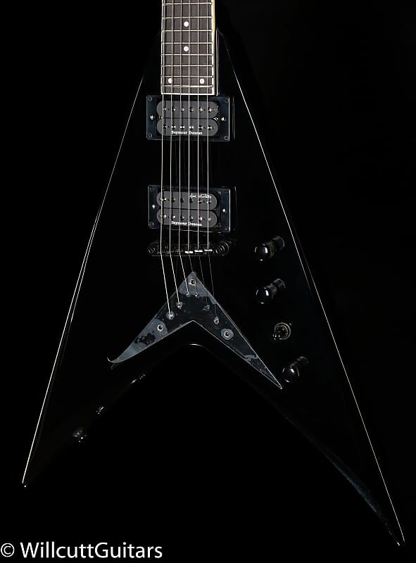 Электрогитара Kramer Dave Mustaine Vanguard Black
Электрогитара Kramer Dave Mustaine Vanguard Black