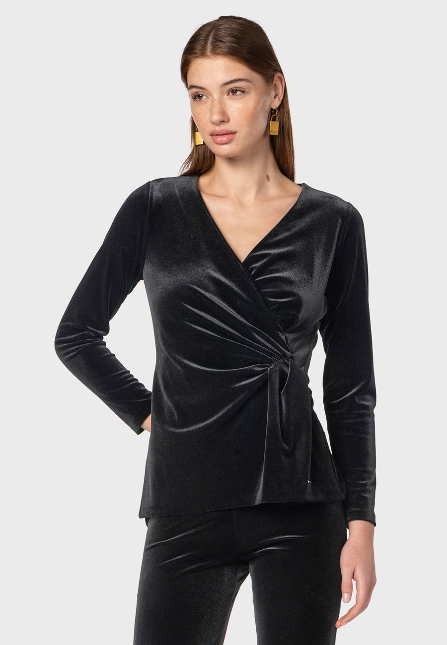 Блуза NAULOVER Blouse, Black
Блуза NAULOVER Blouse, Black