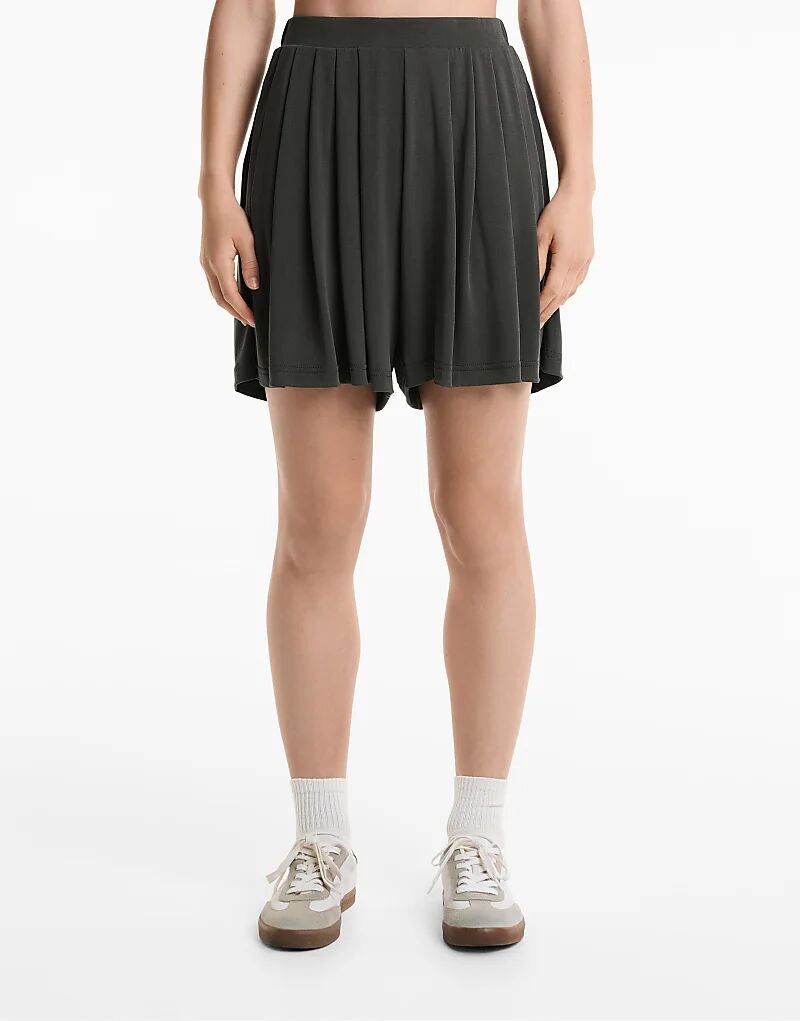 Плиссированные свободные шорты-бермуды Oysho с модалом антрацитового цвета
Плиссированные свободные шорты-бермуды Oysho с модалом антрацитового цвета