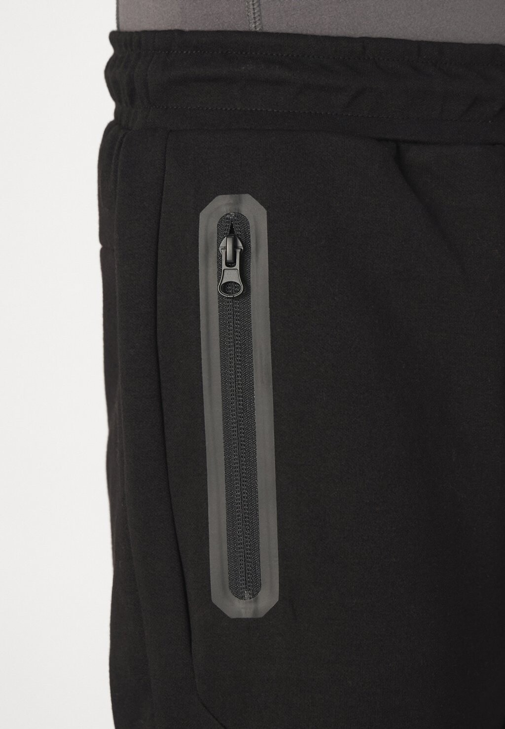 Тренировочный низ FUSION Jack & Jones, черный
Тренировочный низ FUSION Jack & Jones, черный