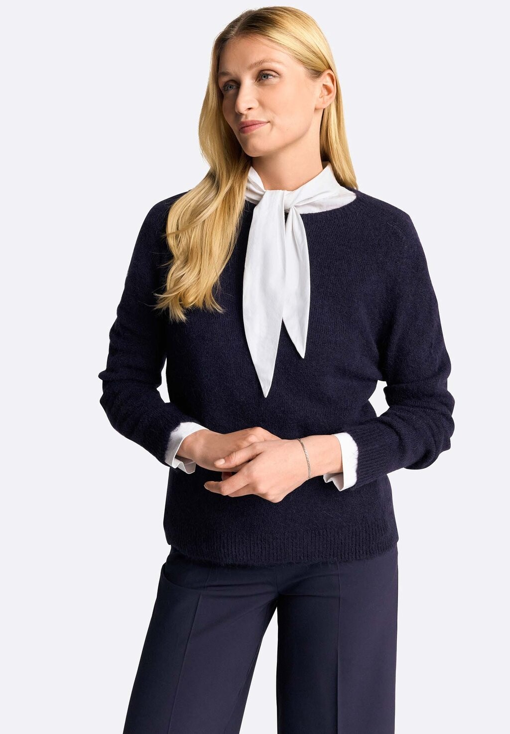 Вязаный свитер CREW NECK Rich & Royal, темно-синий
Вязаный свитер CREW NECK Rich & Royal, темно-синий