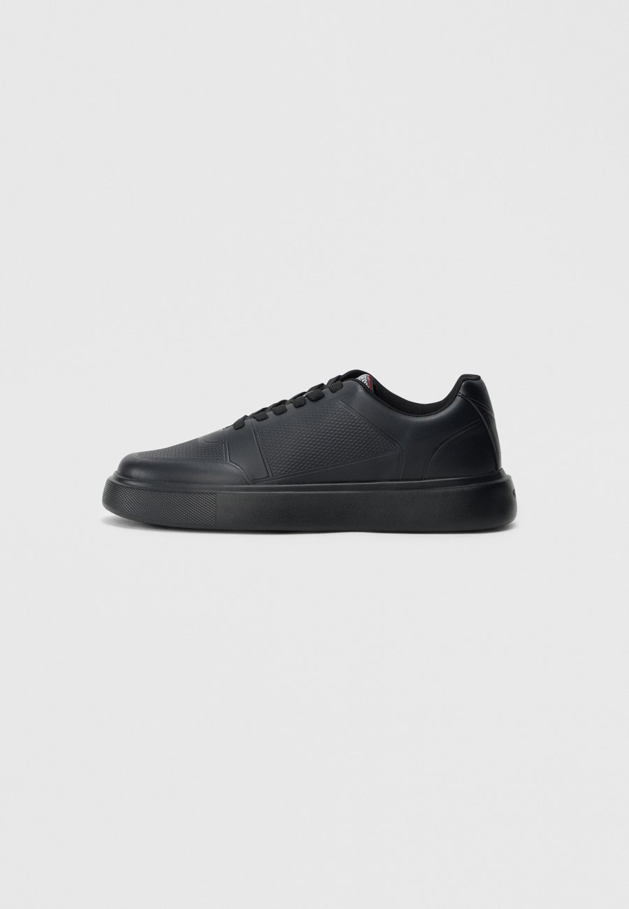 Кроссовки Guess PLEZIA, Black
Кроссовки Guess PLEZIA, Black