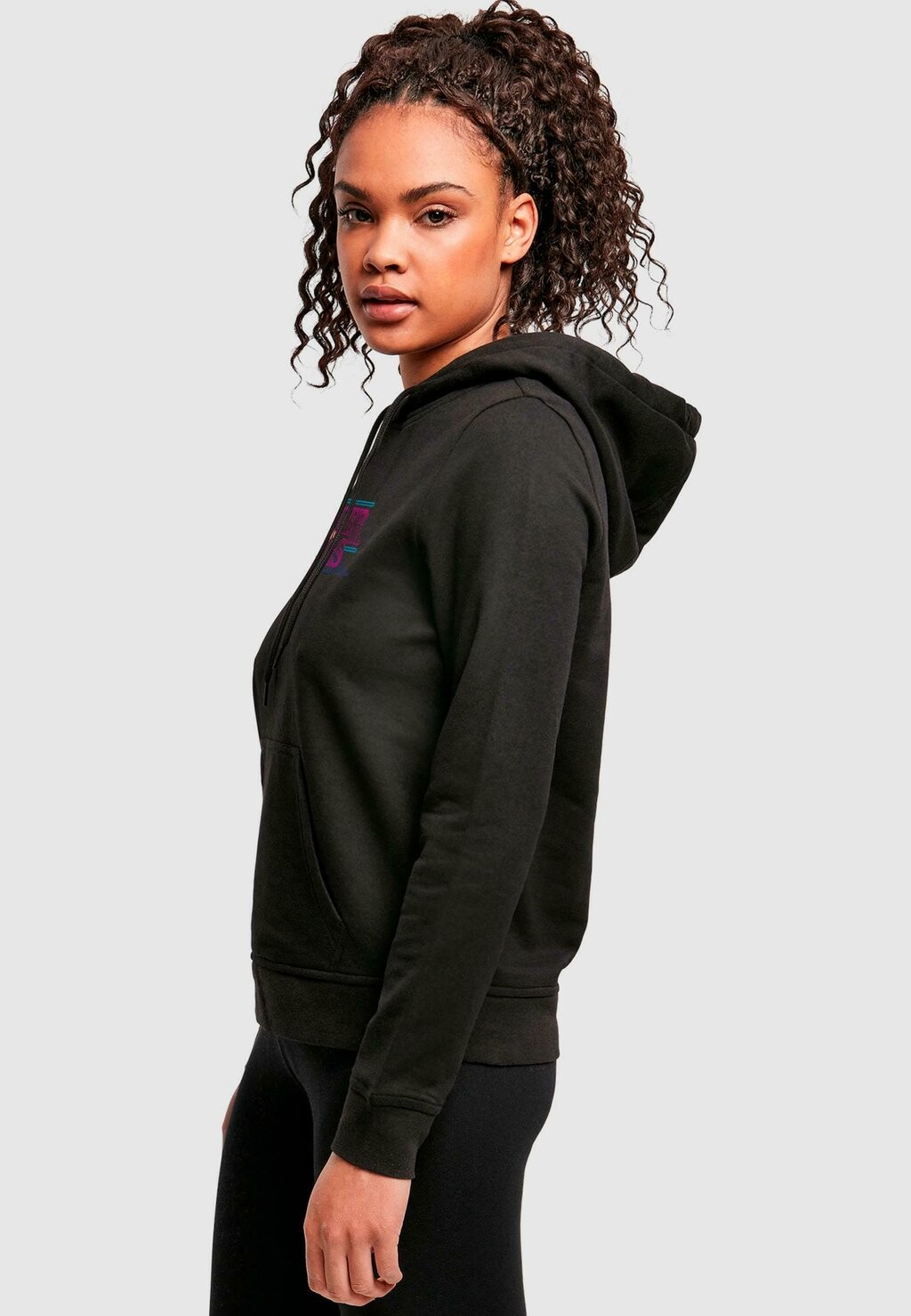 Толстовка с капюшоном STRANGER THINGS ABSOLUTE CULT, черный
Толстовка с капюшоном STRANGER THINGS ABSOLUTE CULT, черный