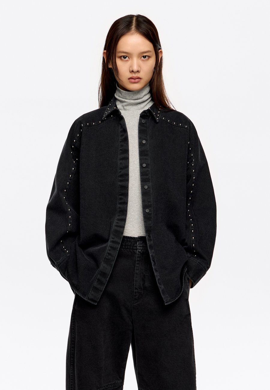 Блуза Bimba Y Lola Button-down blouse, Black
Блуза Bimba Y Lola Button-down blouse, Black