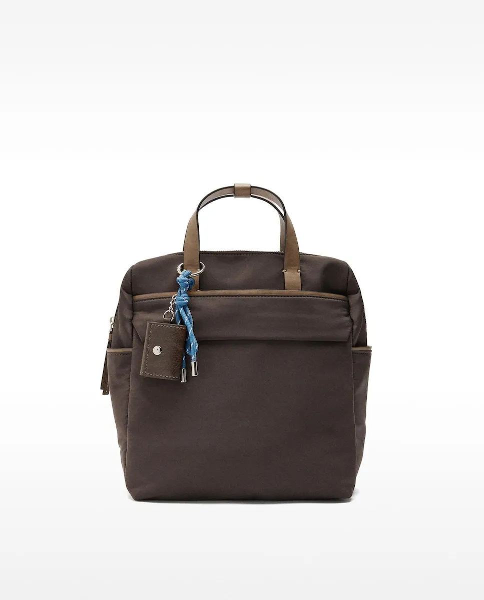 Женский рюкзак с несколькими отделениями и застежкой-молнией со съемным подвесным элементом Parfois, темно-коричневый
Женский рюкзак с несколькими отделениями и застежкой-молнией со съемным подвесным элементом Parfois, темно-коричневый