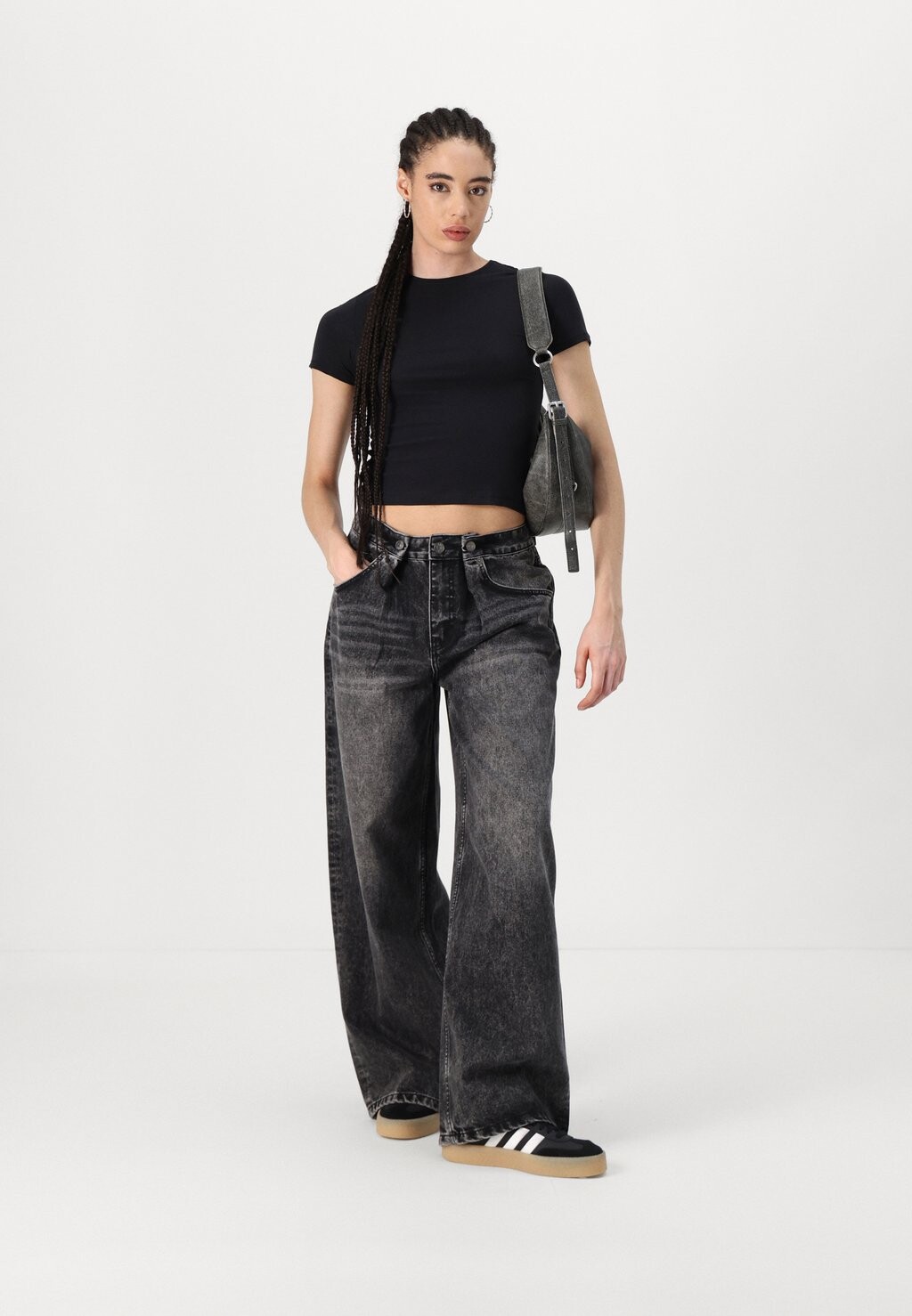 Базовая футболка Weekday, черный
Базовая футболка Weekday, черный