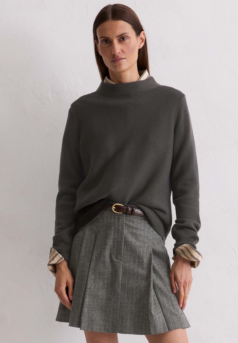 Джемпер Marc O'Polo LONGSLEEVE SMALL STAND-UP COLLAR, Night Grey/Dark Grey
Джемпер Marc O'Polo LONGSLEEVE SMALL STAND-UP COLLAR, Night Grey/Dark Grey