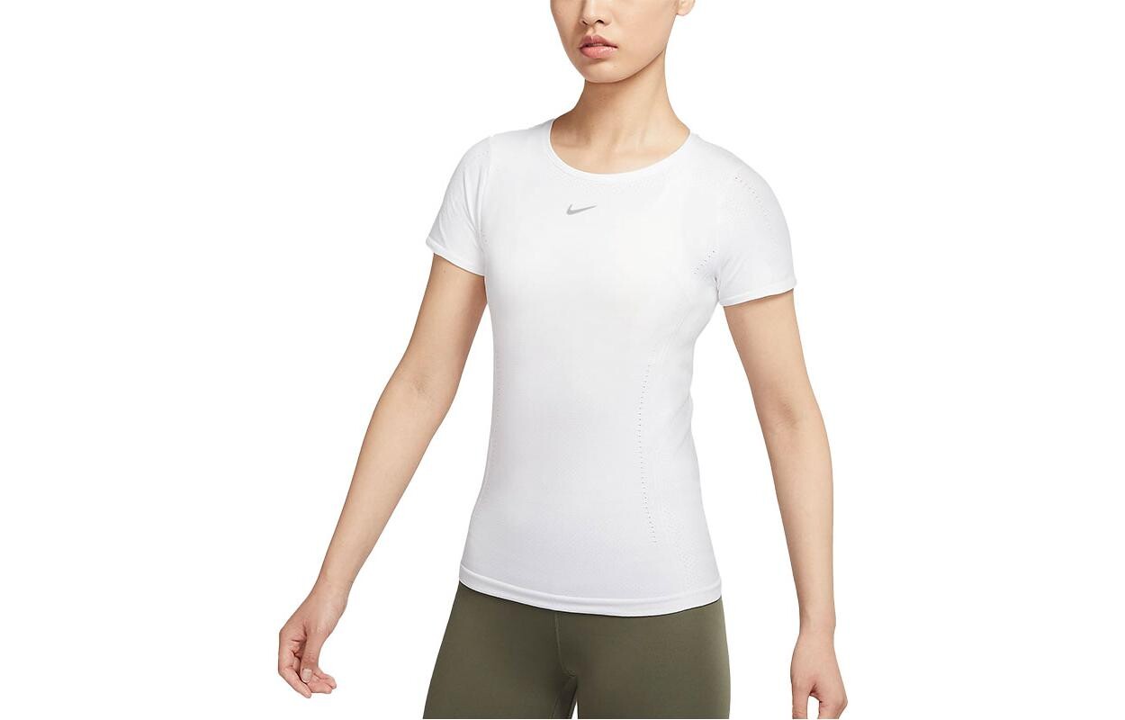 Футболка женская белая Nike
Футболка женская белая Nike