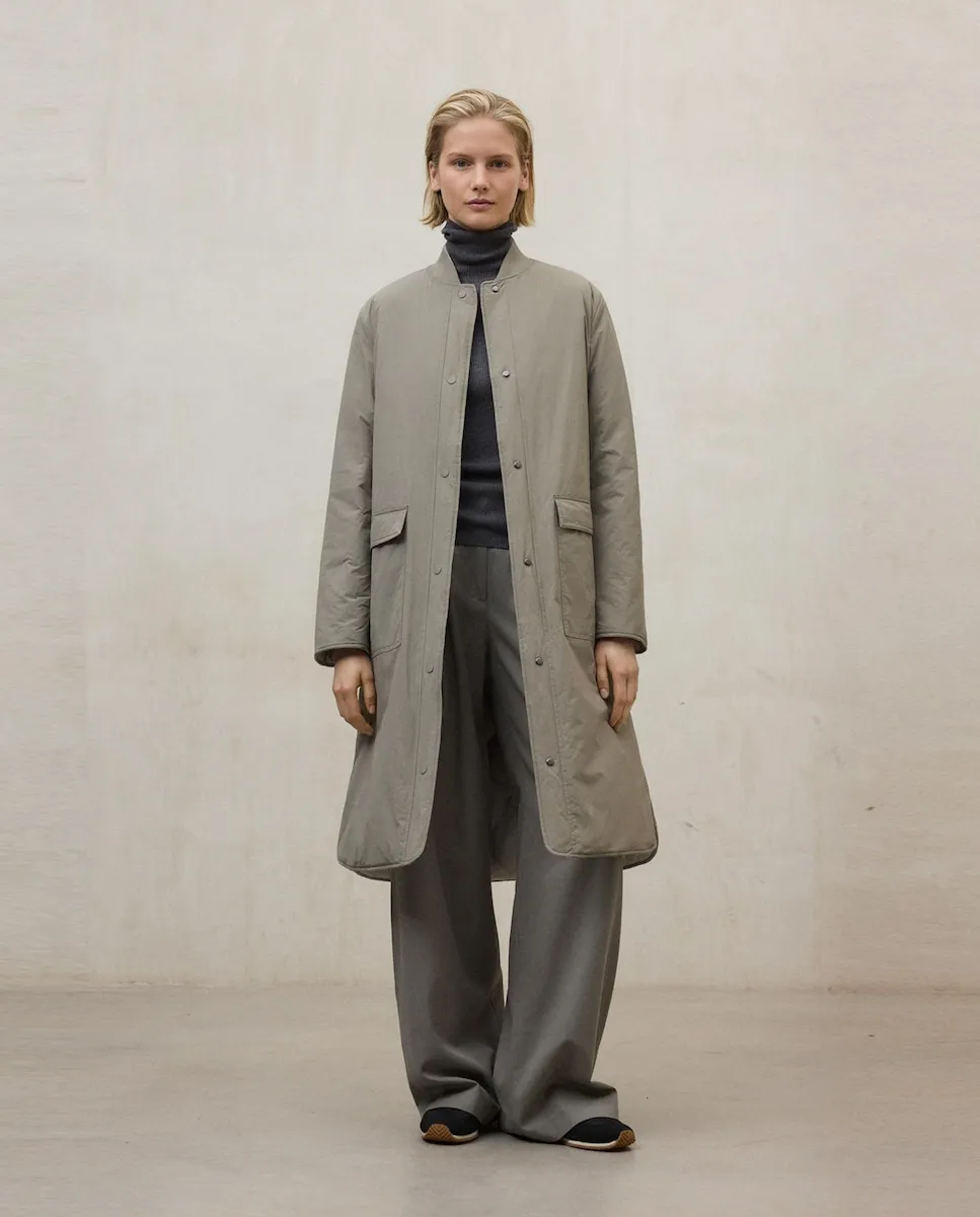 Женское двустороннее пальто с застежкой на крючки и клапаном кармана Ecoalf, бежевый
Женское двустороннее пальто с застежкой на крючки и клапаном кармана Ecoalf, бежевый