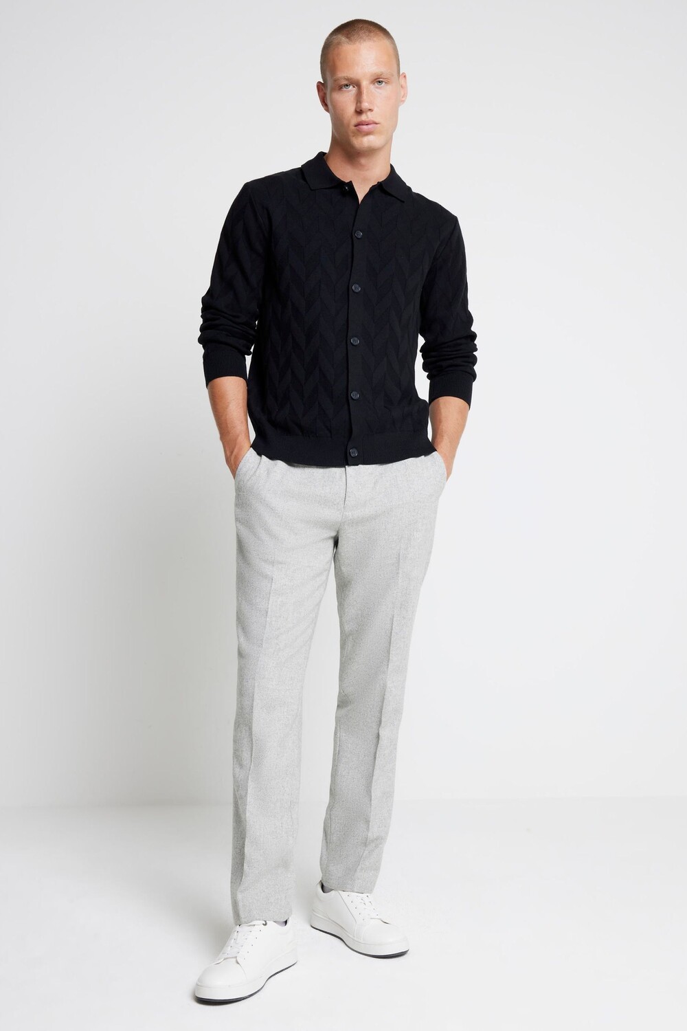 Шерстяные костюмные брюки River Island, серый
Шерстяные костюмные брюки River Island, серый