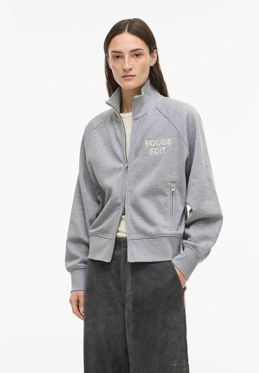 Толстовка Rouge Edit Zip-up sweatshirt, Light Grey Melange/Light Grey
Толстовка Rouge Edit Zip-up sweatshirt, Light Grey Melange/Light Grey