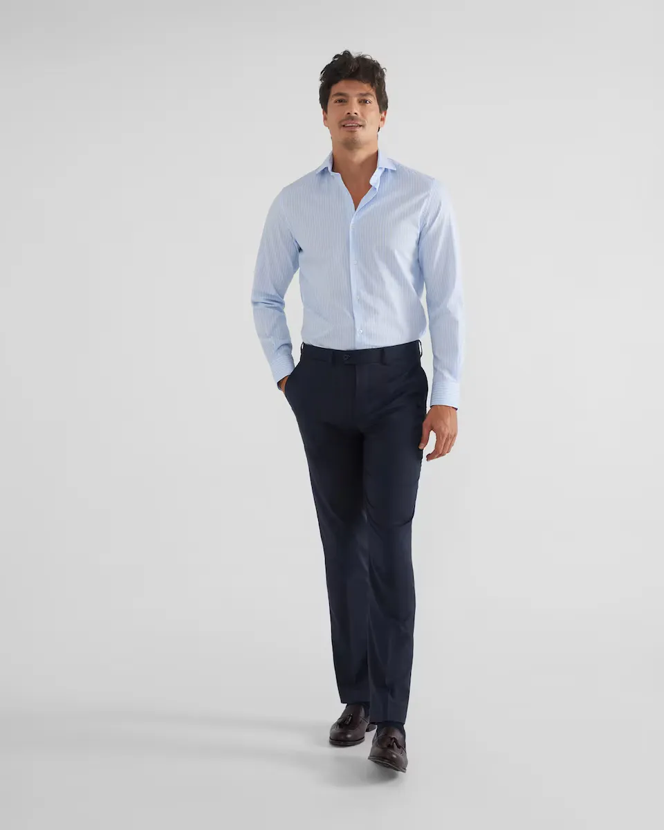 Мужские классические костюмные брюки среднего синего цвета Silbon, синий индиго
Мужские классические костюмные брюки среднего синего цвета Silbon, синий индиго