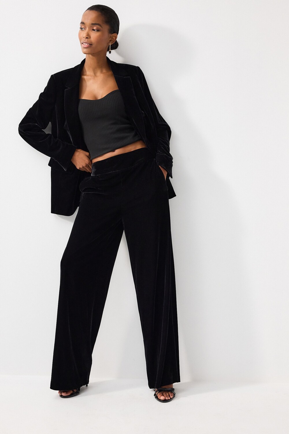 Бархатные брюки широкого кроя Next, черный
Бархатные брюки широкого кроя Next, черный