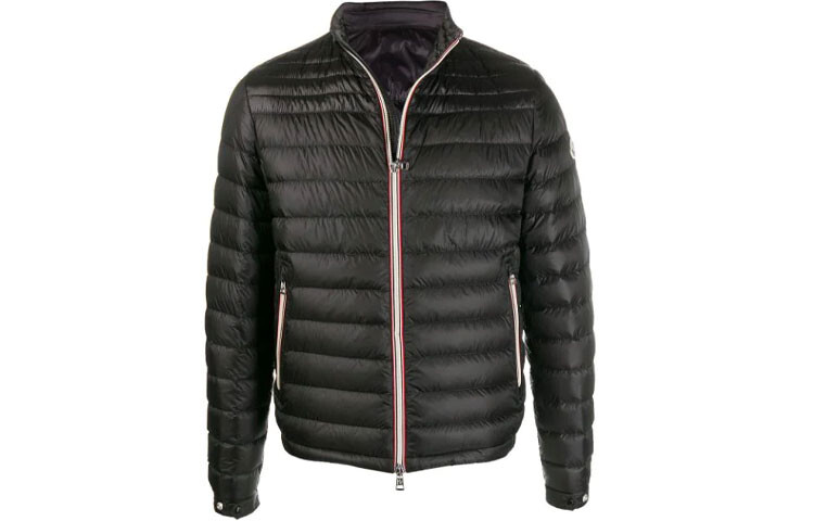 Пуховик мужской черный Moncler
Пуховик мужской черный Moncler