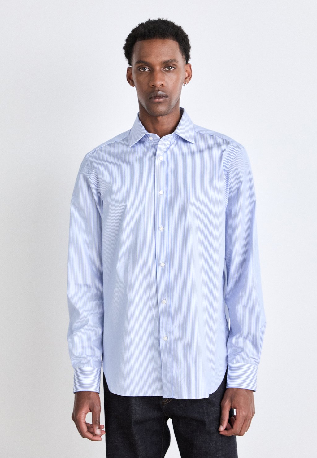 Классическая рубашка BECKHAM X DAVID BOSS, светло-голубой
Классическая рубашка BECKHAM X DAVID BOSS, светло-голубой