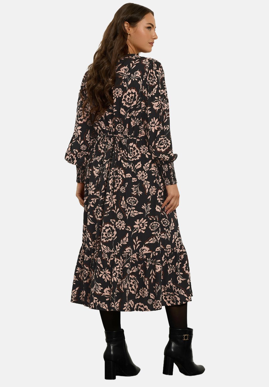 Платье Evans Day dress, Black/Anthracite
Платье Evans Day dress, Black/Anthracite