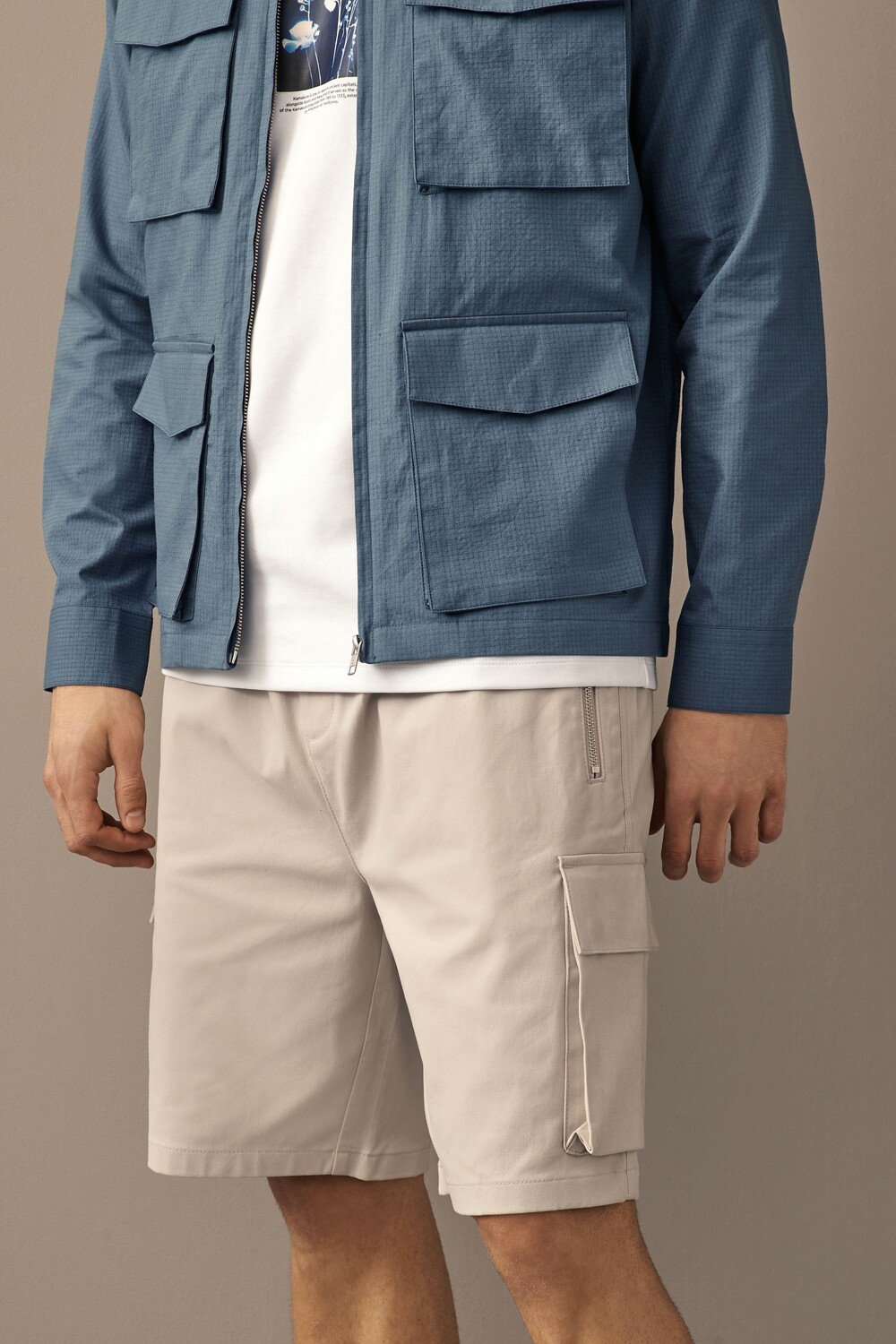 Элегантные шорты-карго с карманами на молнии Next, мультиколор
Элегантные шорты-карго с карманами на молнии Next, мультиколор