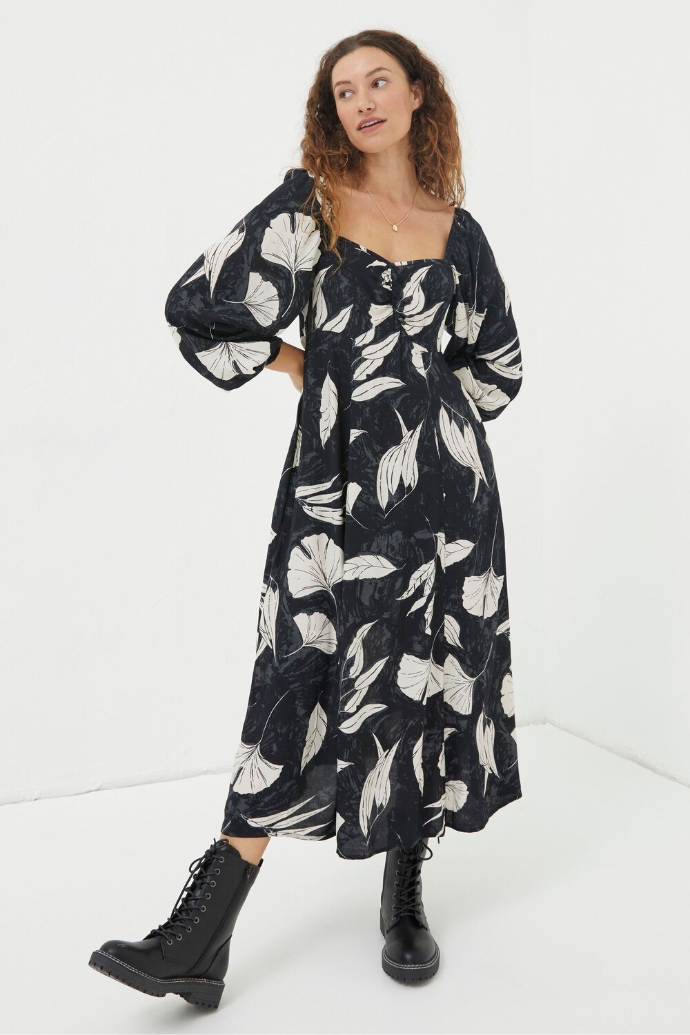 Платье миди Tessa twilight fatface с узором в виде листьев Fat Face, черный
Платье миди Tessa twilight fatface с узором в виде листьев Fat Face, черный