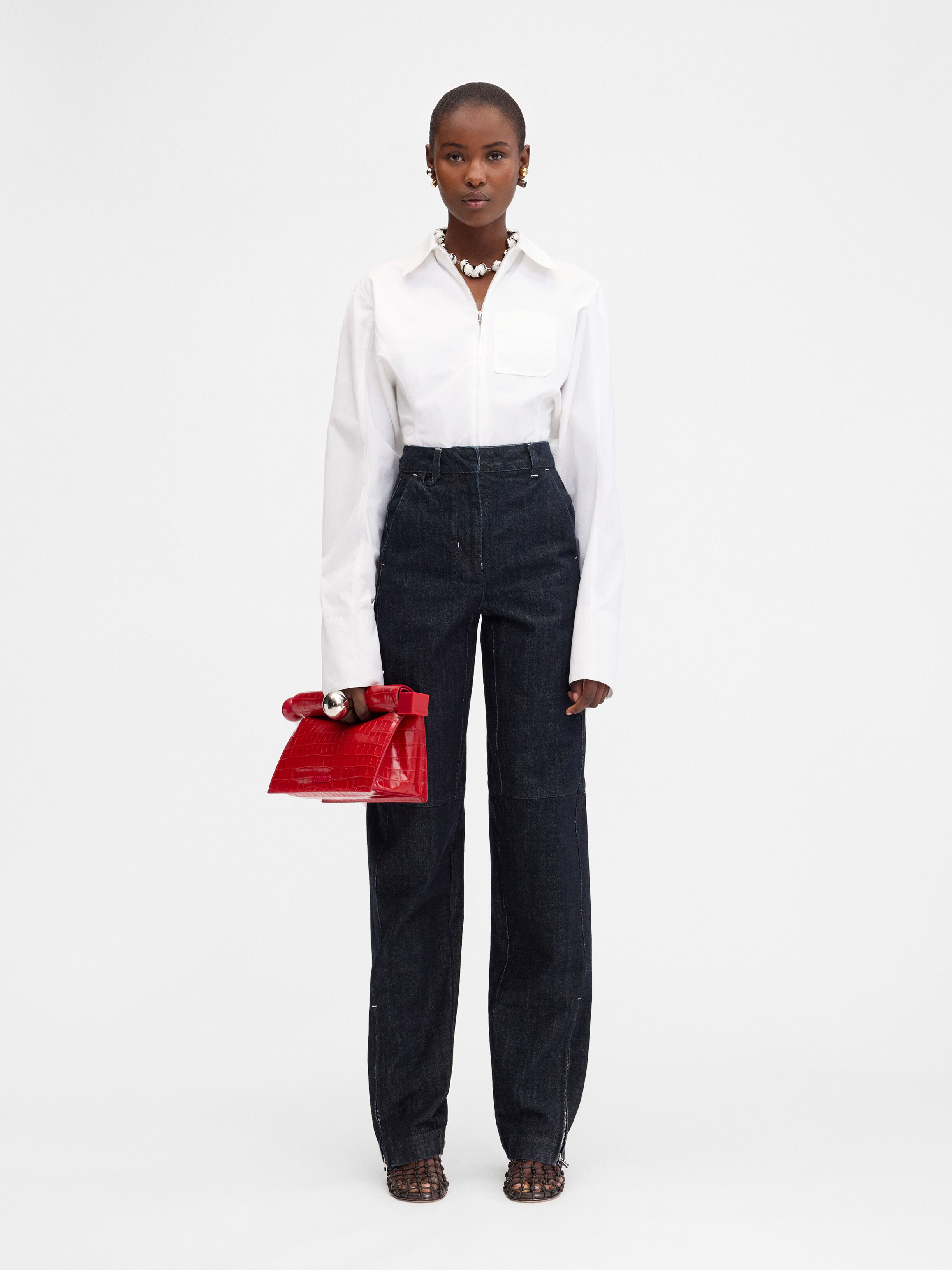 Джинсы карго изогнутой формы JACQUEMUS The de-Nîmes denim cargo pants, темно-синий
Джинсы карго изогнутой формы JACQUEMUS The de-Nîmes denim cargo pants, темно-синий