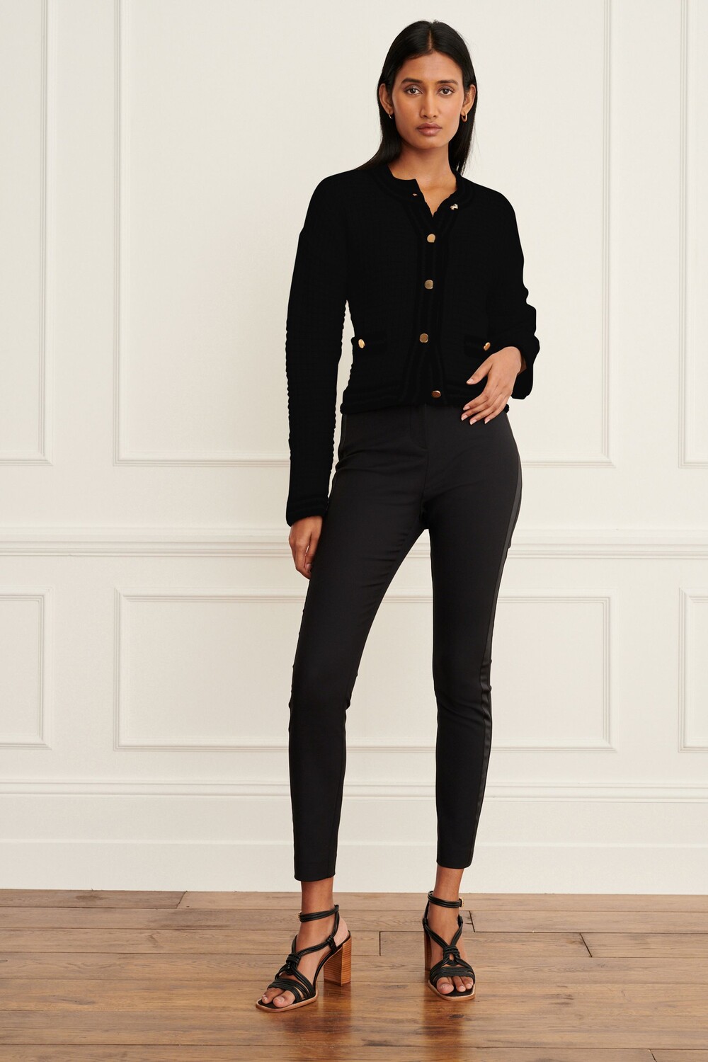 Приталенные атласные брюки в полоску Next, черный
Приталенные атласные брюки в полоску Next, черный