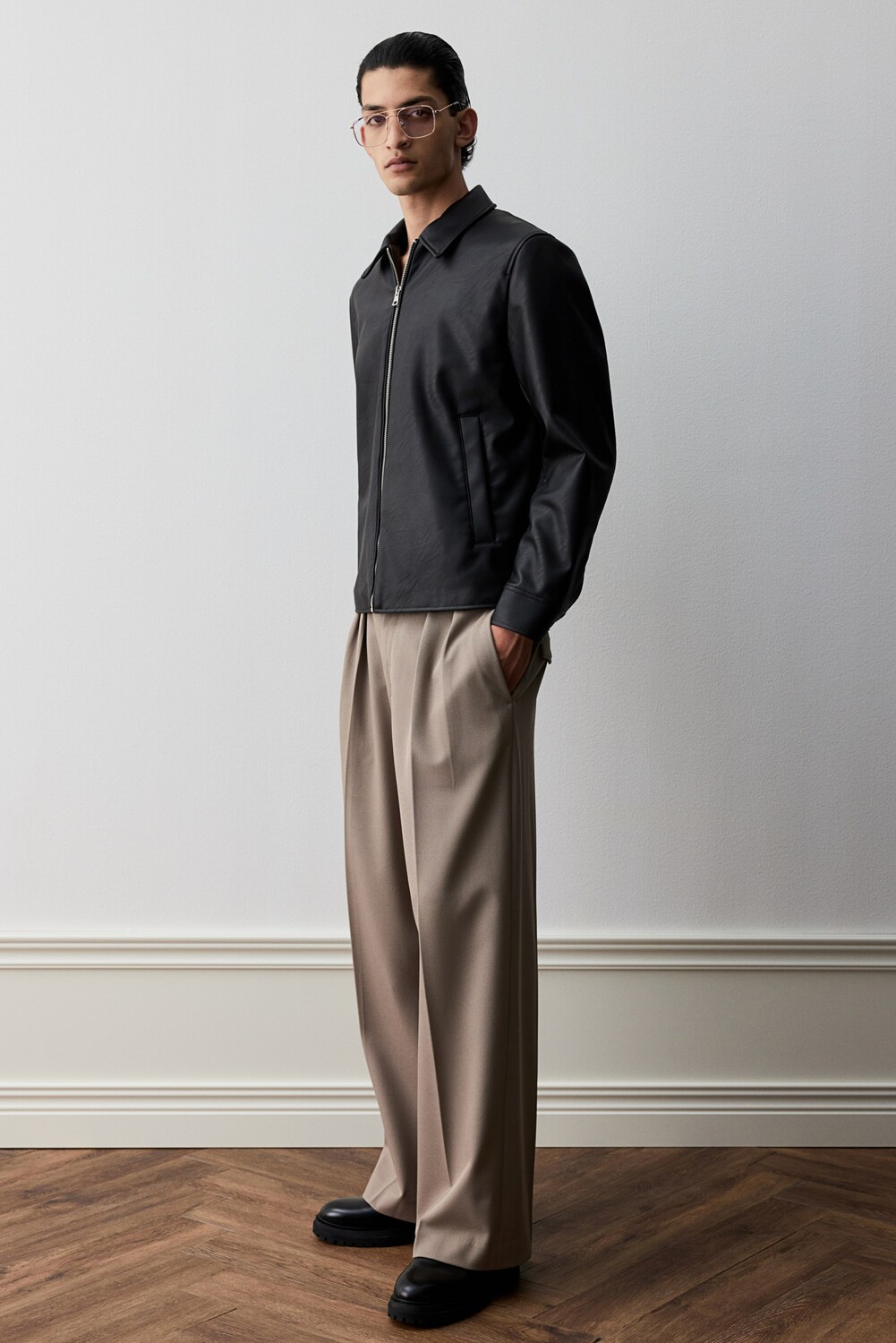 Куртка стандартного кроя H&M, черный
Куртка стандартного кроя H&M, черный