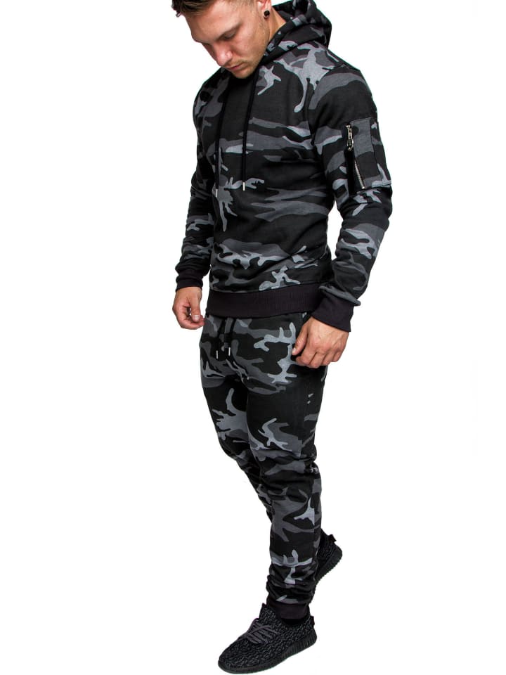 REPUBLIX Спортивный костюм ELIJAH камуфляжного черного цвета
REPUBLIX Спортивный костюм ELIJAH камуфляжного черного цвета