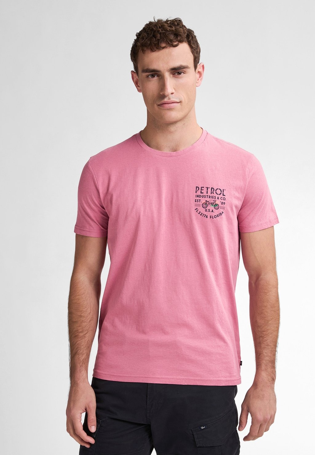 Футболка с принтом Petrol Industries, розовый
Футболка с принтом Petrol Industries, розовый
