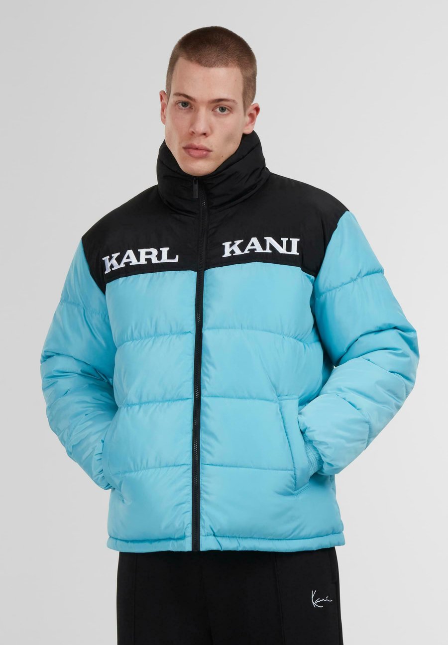 Куртка Karl Kani RETRO ESSENTIAL PUFFER, Blue/Black/Blue
Куртка Karl Kani RETRO ESSENTIAL PUFFER, Blue/Black/Blue