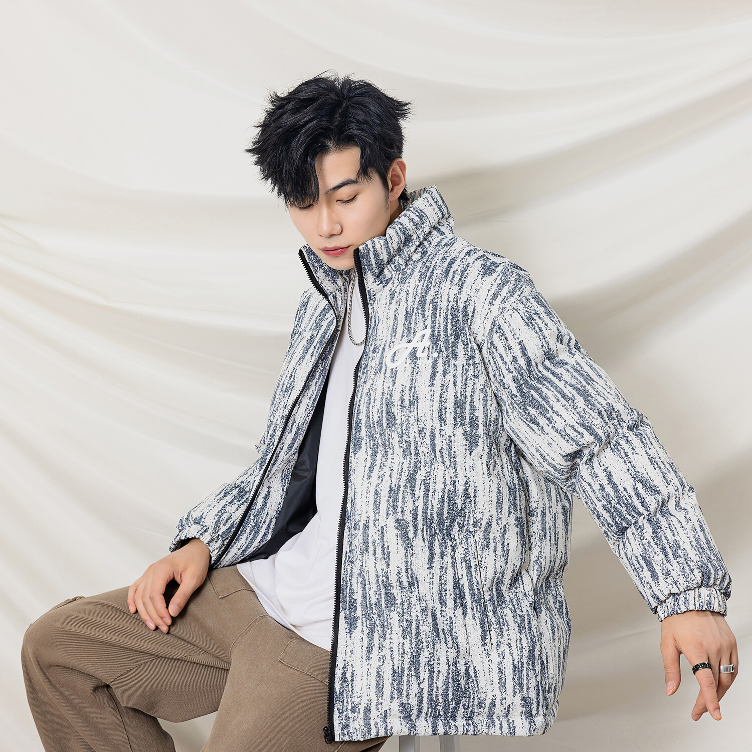 Повседневная спортивная одежда унисекс A.X.S.K
Повседневная спортивная одежда унисекс A.X.S.K