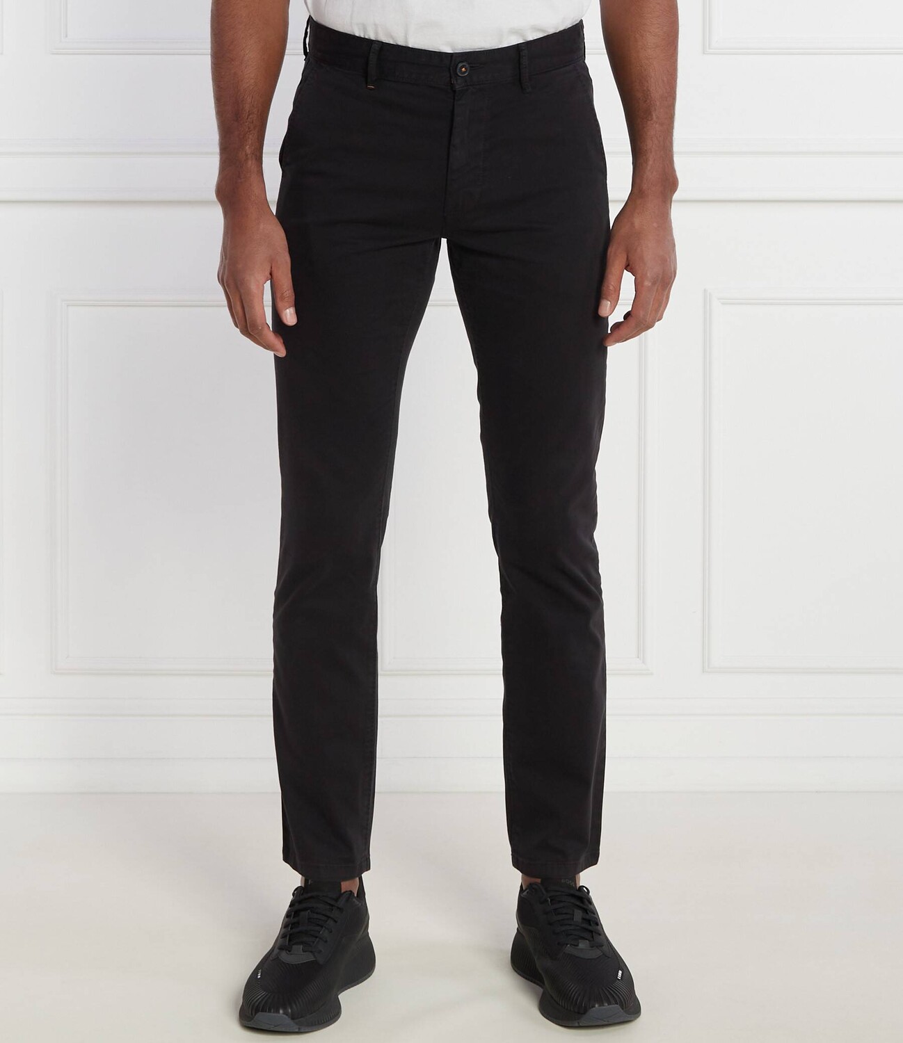 Брюки BOSS ORANGE chino Slim Fit, черный
Брюки BOSS ORANGE chino Slim Fit, черный