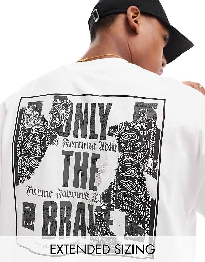 Белая футболка оверсайз ASOS DESIGN с уличным принтом на спине
Белая футболка оверсайз ASOS DESIGN с уличным принтом на спине