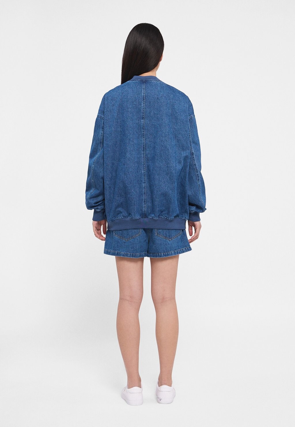 Бомбер Exclusive Miles DESIGNERS REMIX, синий деним
Бомбер Exclusive Miles DESIGNERS REMIX, синий деним