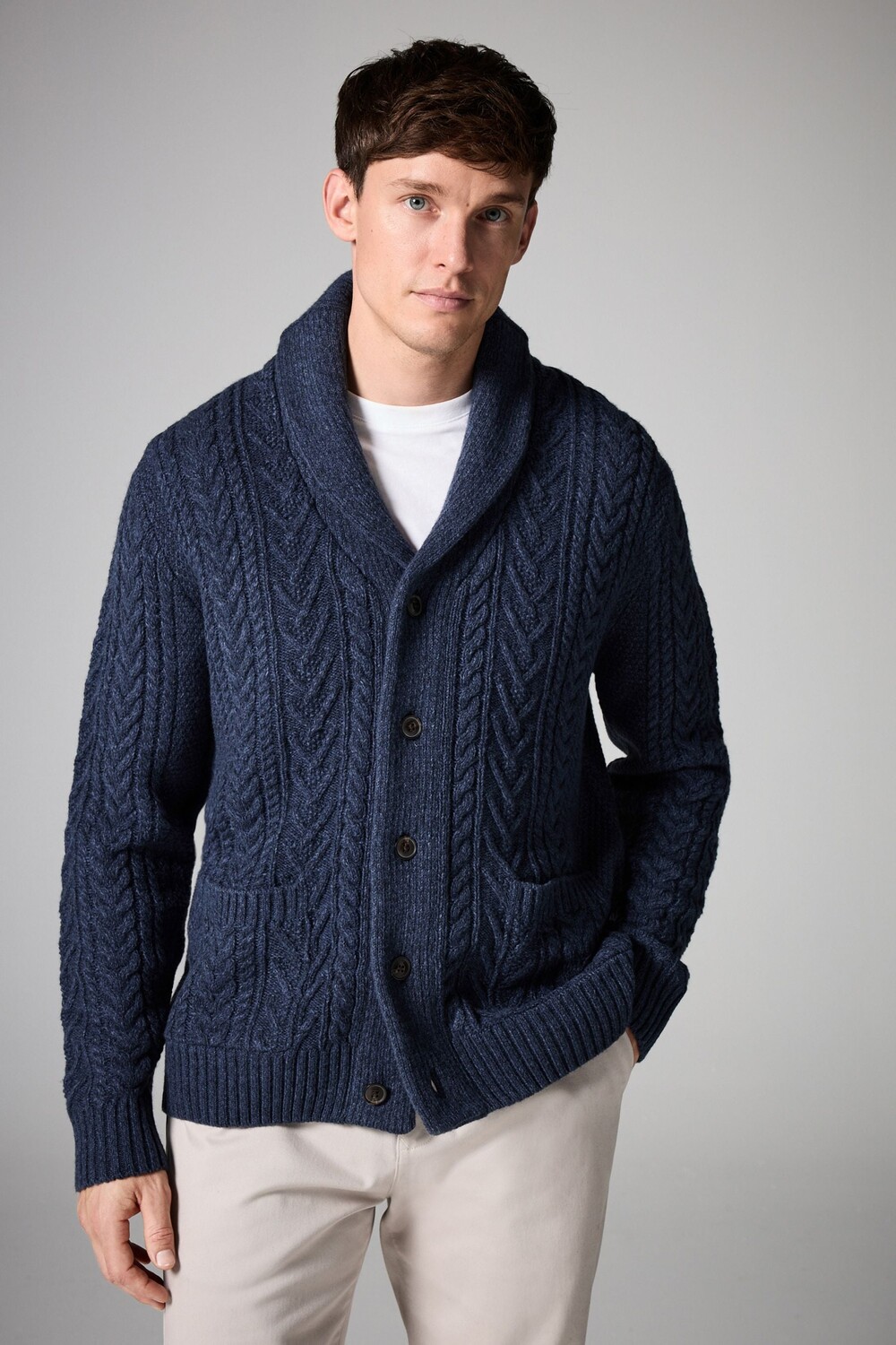 Кардиган из шерстяной смеси, вязаный косами Next, синий
Кардиган из шерстяной смеси, вязаный косами Next, синий