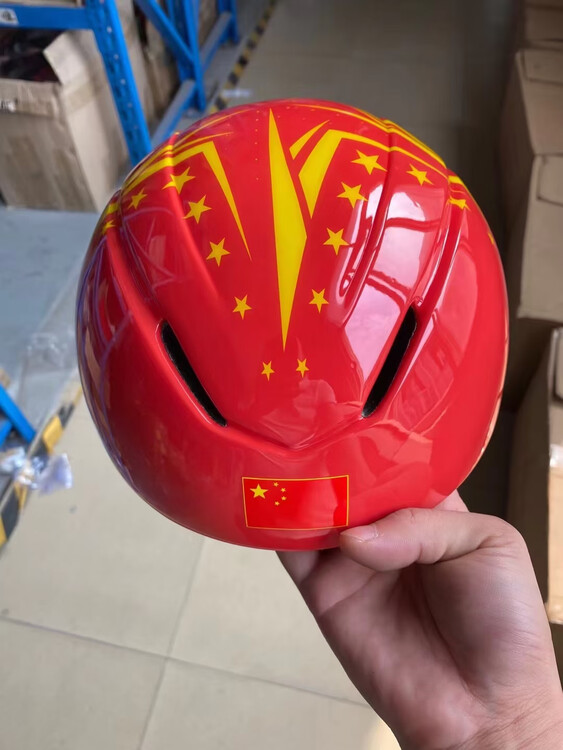 HEAD Шлем для фигурного катания и конькобежного спорта Liyang New Professional, взрослый и детский, черный, для шорт-трека, с флагом и звездами красный-желтый, размер взрослый, окружность головы 5561
HEAD Шлем для фигурного катания и конькобежного спорта Liyang New Professional, взрослый и детский, черный, для шорт-трека, с флагом и звездами красный-желтый, размер взрослый, окружность головы 5561