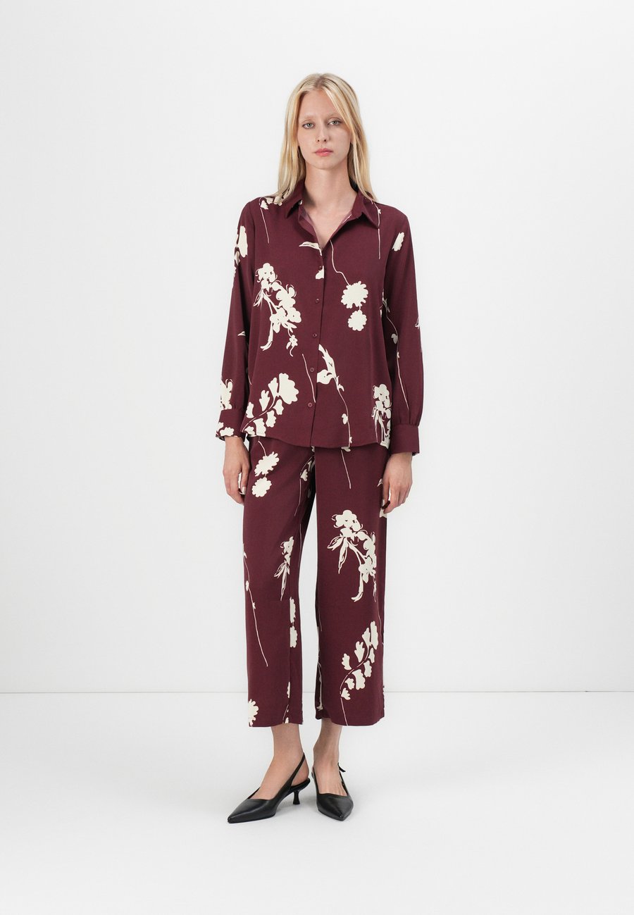 Блуза ONLY ONLVILDA LIFE, Tawny Port/Bordeaux
Блуза ONLY ONLVILDA LIFE, Tawny Port/Bordeaux