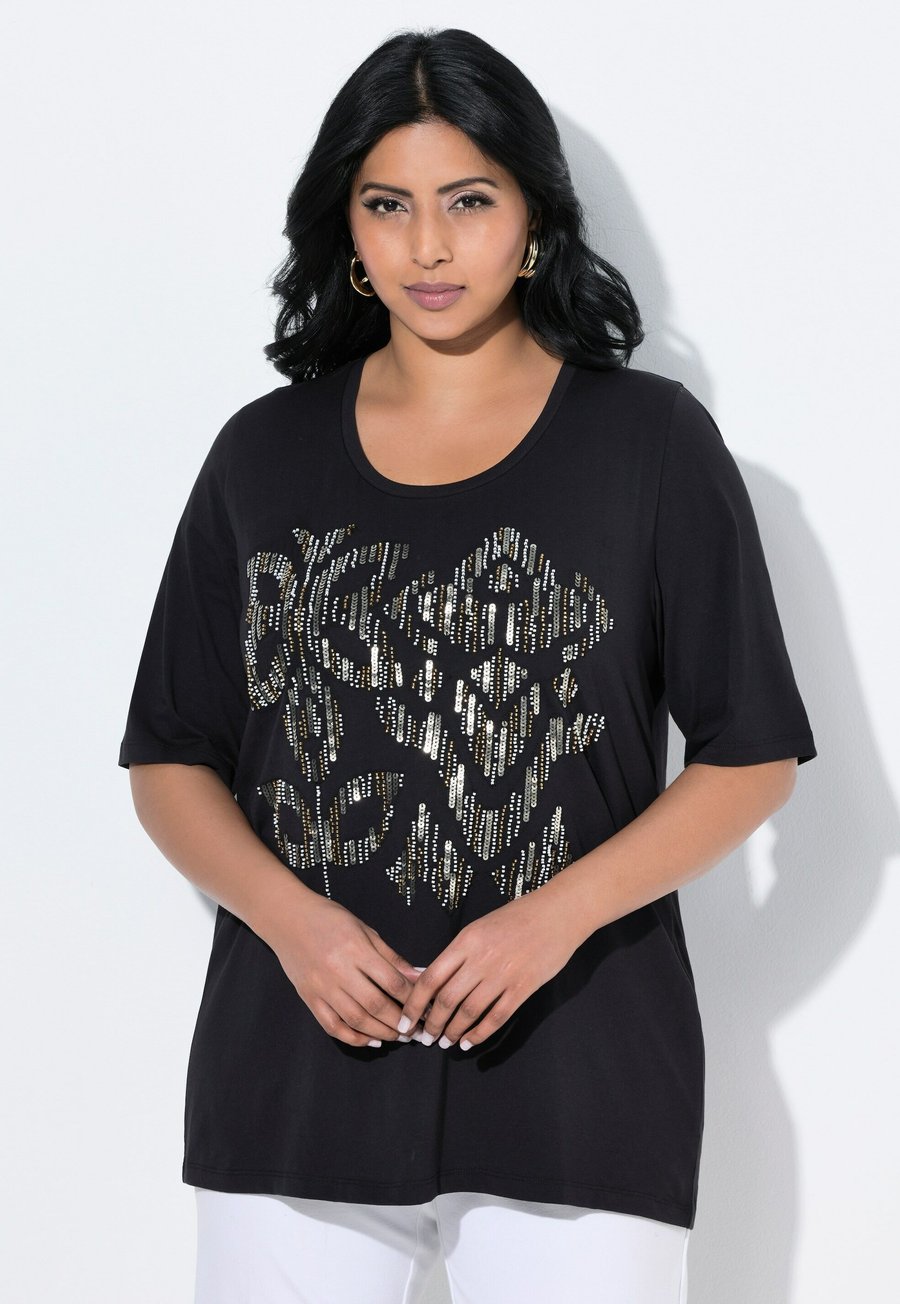 Футболка Ulla Popken SHORT SLEEVE TEE, Black, Черный, Футболка Ulla Popken SHORT SLEEVE TEE, Black
Футболка Ulla Popken SHORT SLEEVE TEE, Black, Черный, Футболка Ulla Popken SHORT SLEEVE TEE, Black