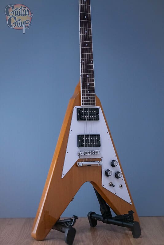 Электрогитара Gibson 70's Flying V Antique Natural
Электрогитара Gibson 70's Flying V Antique Natural