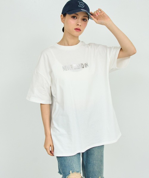 Футболка оверсайз с фольгированным принтом ANAP, белая
Футболка оверсайз с фольгированным принтом ANAP, белая