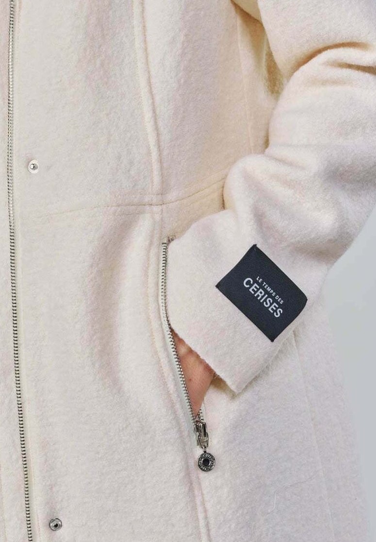 Классическое пальто Le Temps Des Cerises, белый
Классическое пальто Le Temps Des Cerises, белый