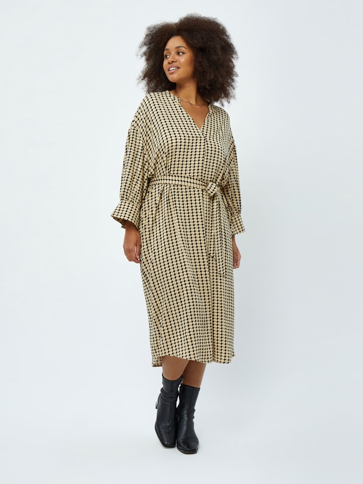 Платье до колена Peppercorn
Платье до колена Peppercorn